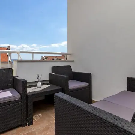 Apartament With Wifi - 13120 *